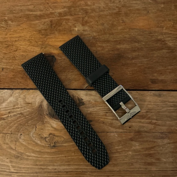 Breitling Other - *Flash Sale* Breitling Rubber Watch Strap - New